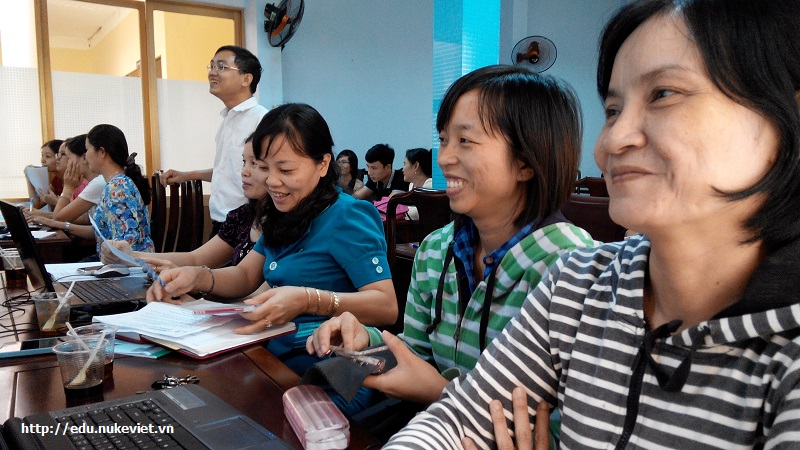 Lớp tập huấn cho các giáo viên mầm non