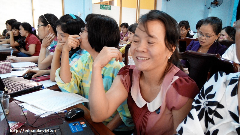Lớp tập huấn cho các giáo viên mầm non