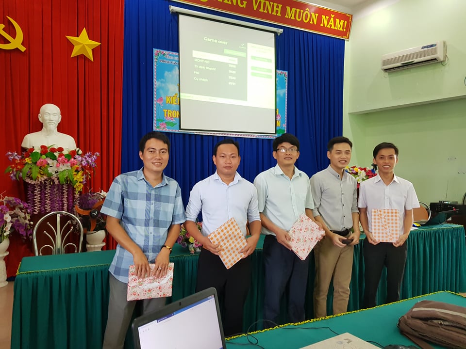 Phần quà cho các học viên xuất sắc nhất trong buổi học.