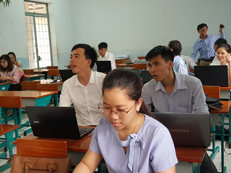 Giáo viên Thị xã Bến Cát tập huấn với VINADES