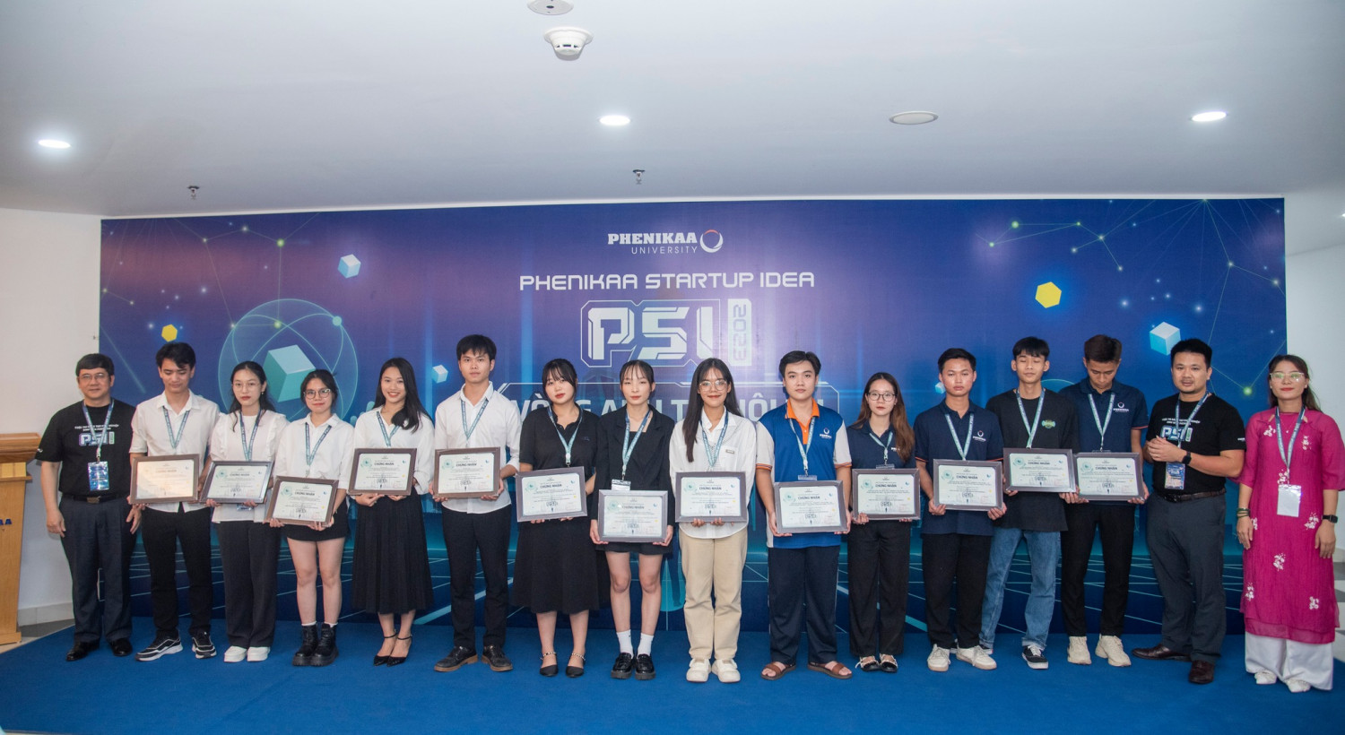 Đại diện công ty VINADES tại cuộc thi khởi nghiệp sinh viên phenikaa