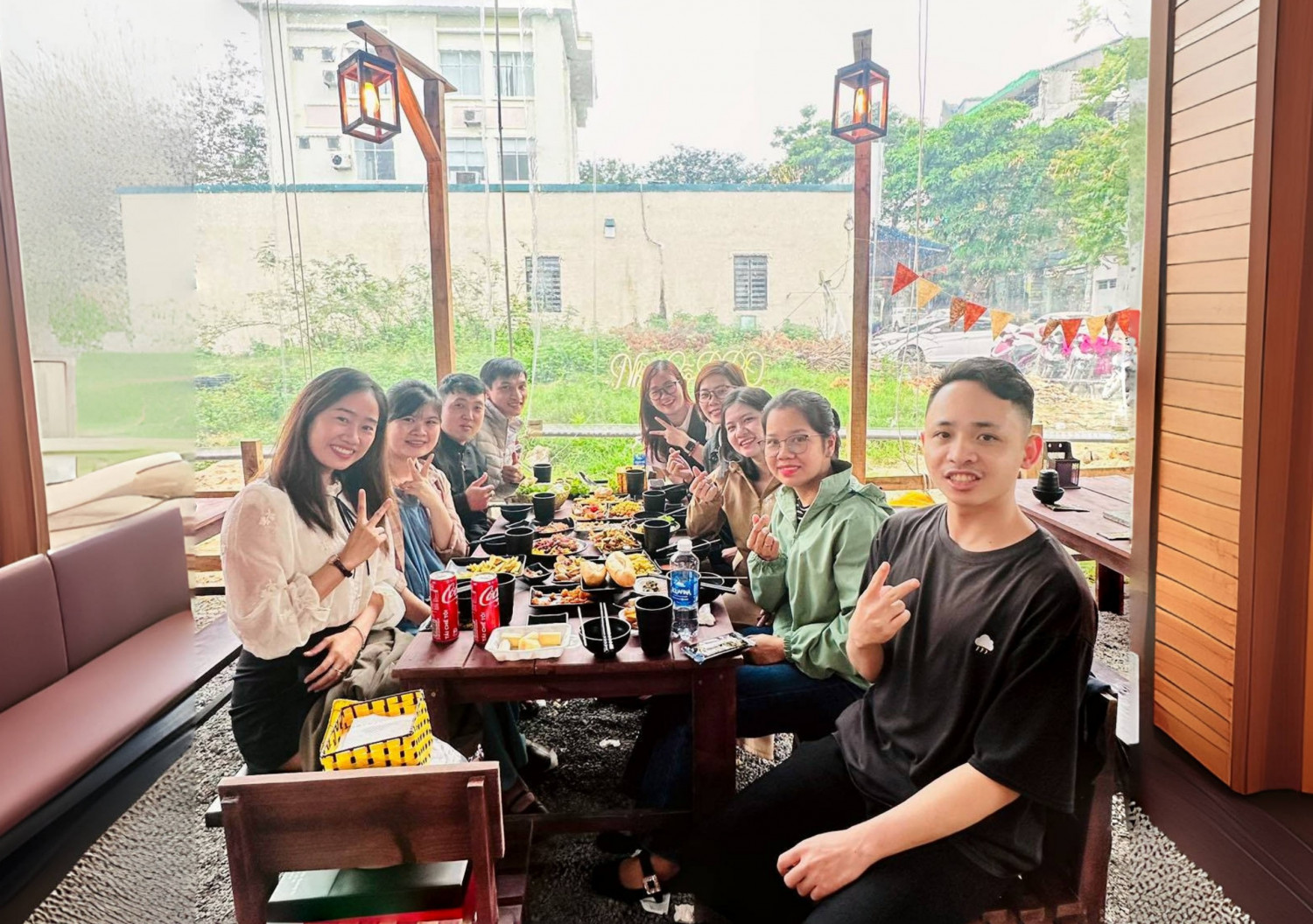 Buổi gặp mặt chúc mừng ngày Quốc tế Phụ nữ của các nhân sự miền Trung 
